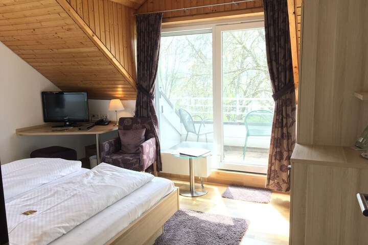 Room 9 of 19