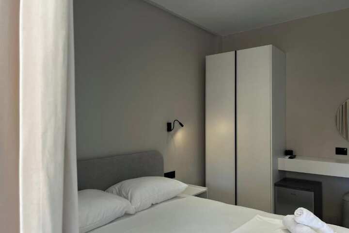 Room 14 of 71
