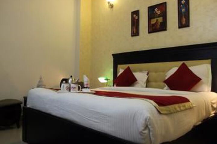 Room 16 of 28