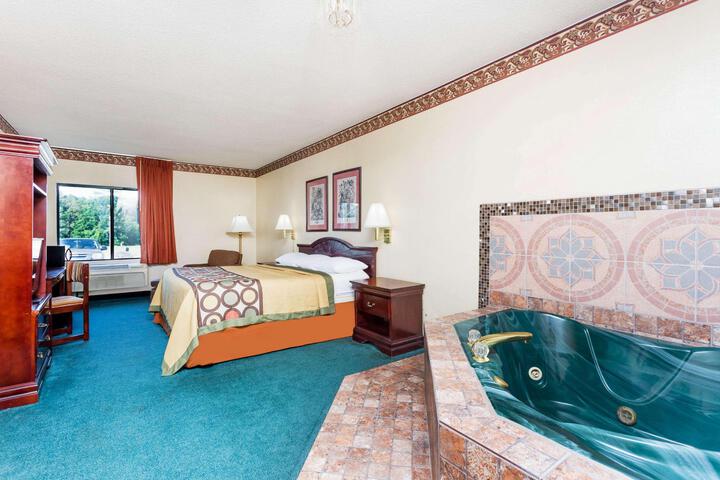 1 King Bed (1 of 12)