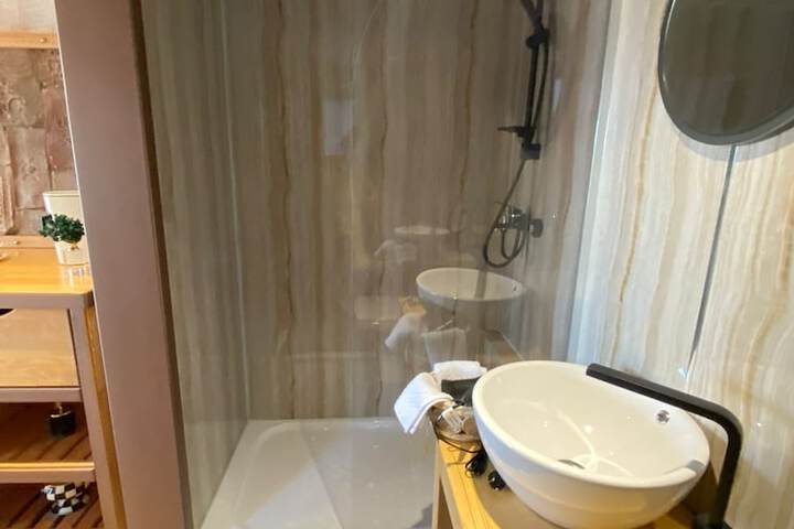 Room 8 of 23