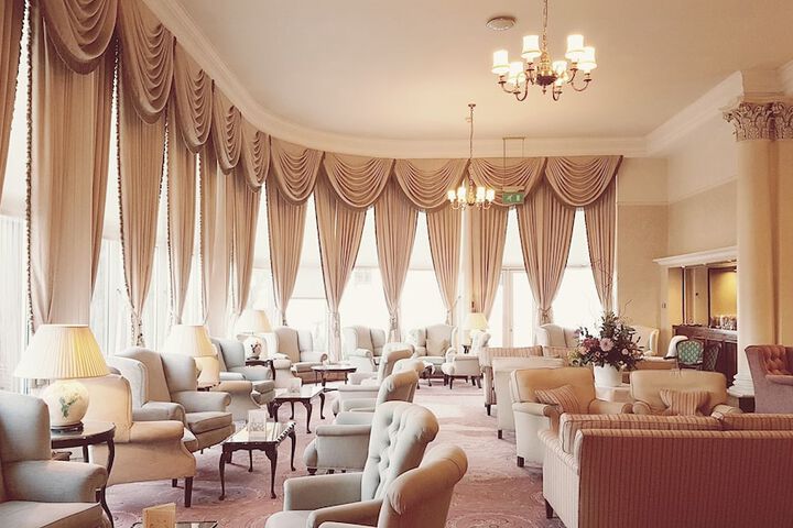 Lounge 65 of 84