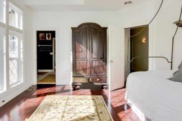 Photo of The Ellody