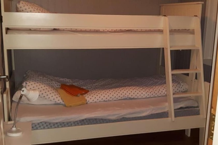 Room 6 of 34