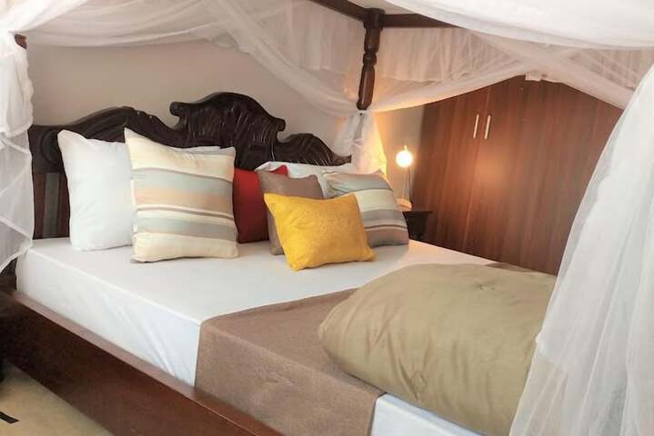 Room 4 of 23