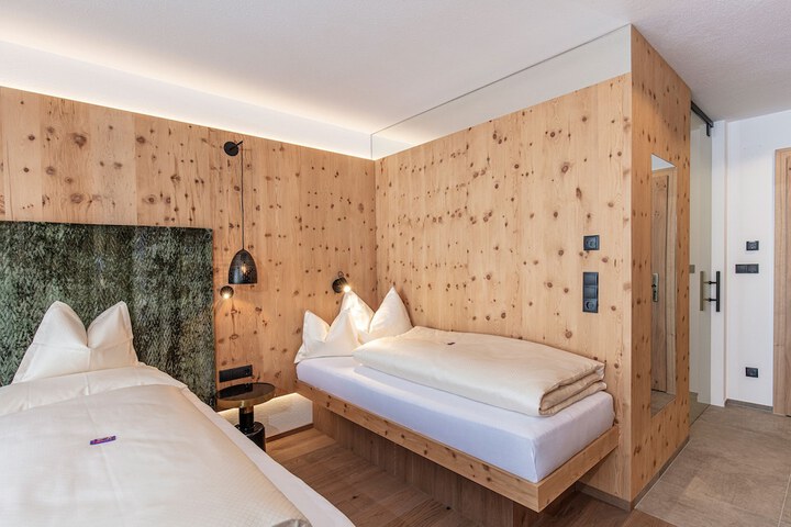 Room 8 of 41