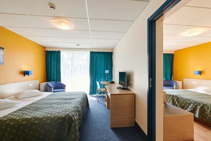 Room 11 of 84