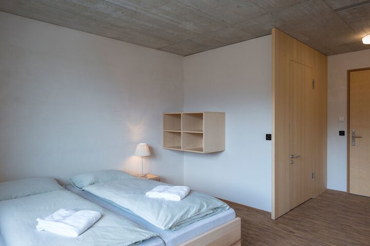Room 17 of 38