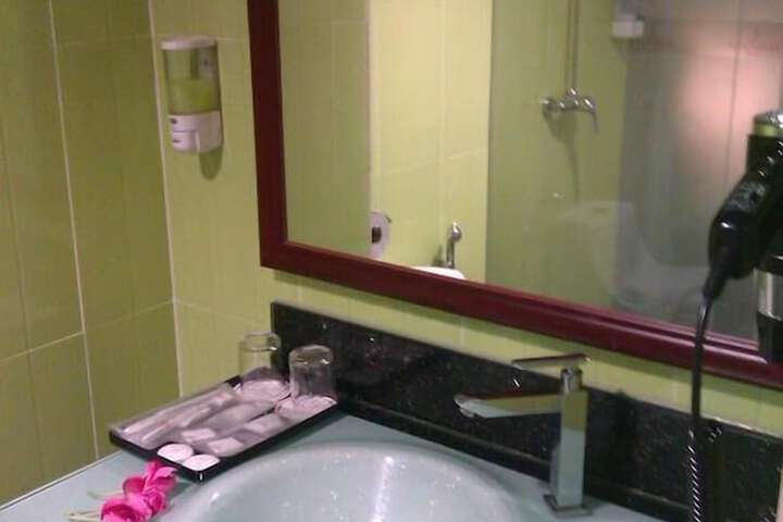 Room 17 of 20