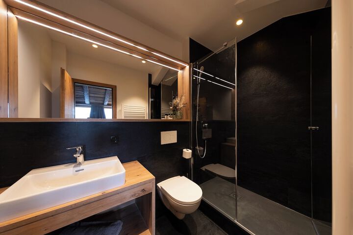 Room 8 of 22