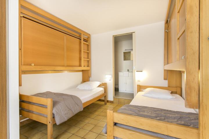 Room 7 of 26