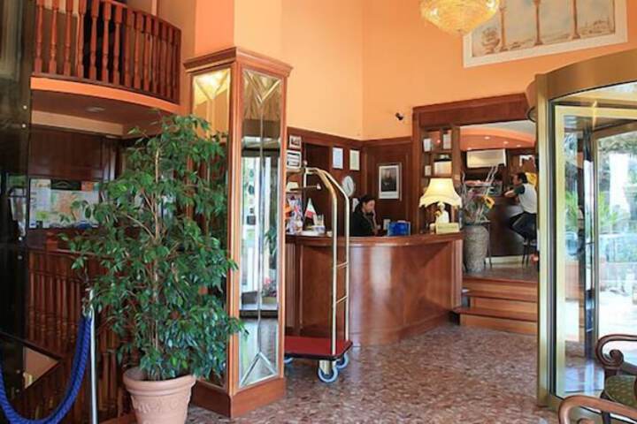 Hotel 2 of 133