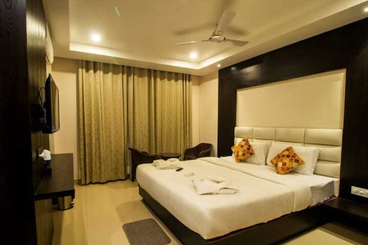 Room 5 of 32