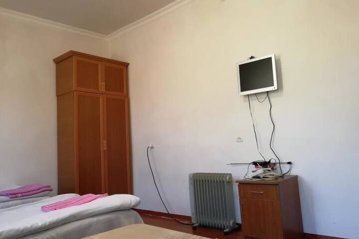 Room 8 of 14