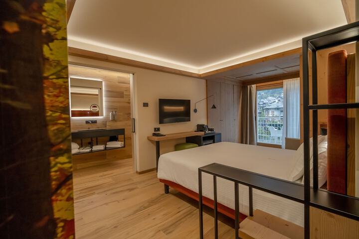 Room 32 of 75