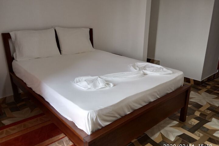 Room 2 of 7