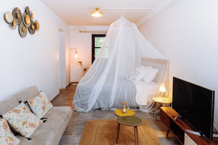 Room 15 of 72