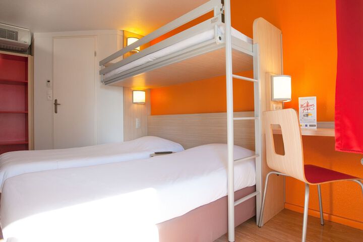 Room 8 of 41