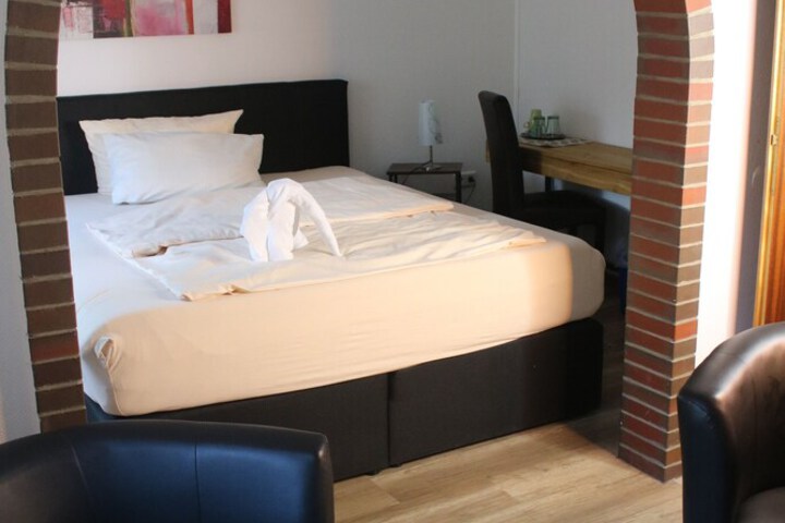 Room 10 of 48