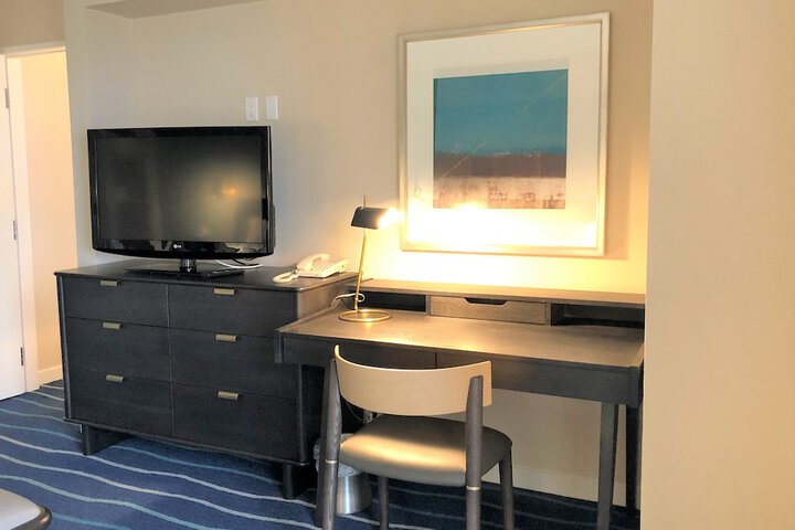 Room 45 of 213