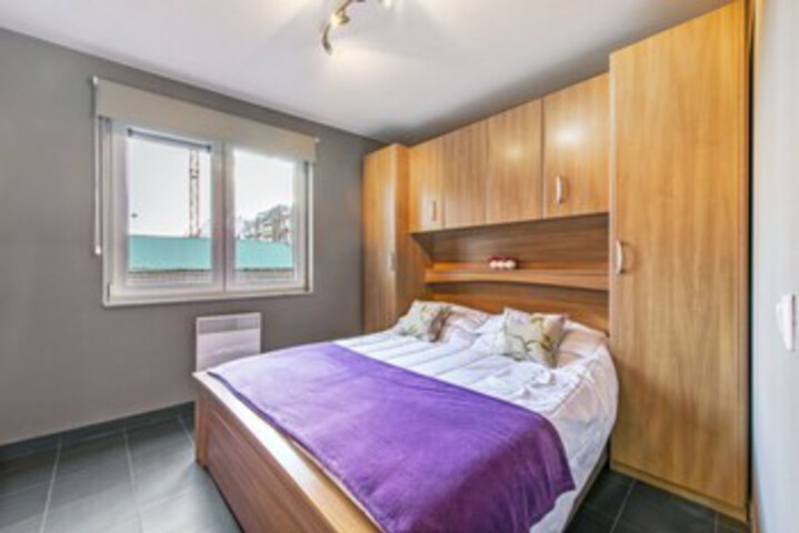 Room 12 of 17
