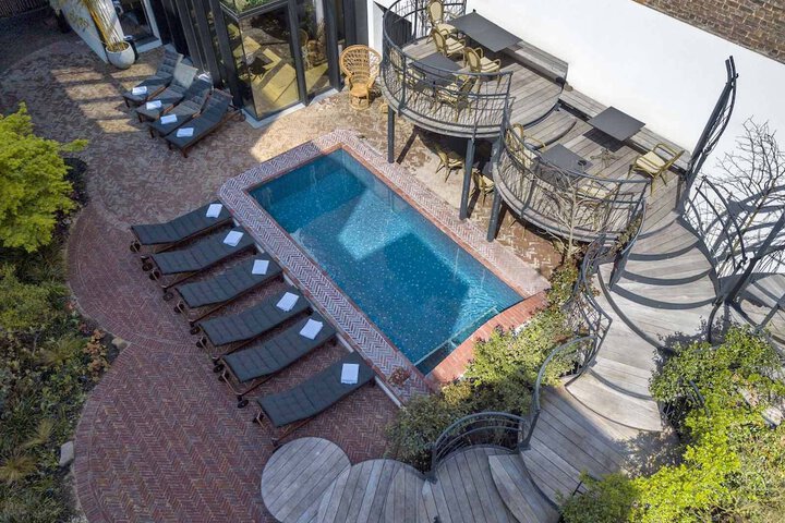 Pool 41 of 48