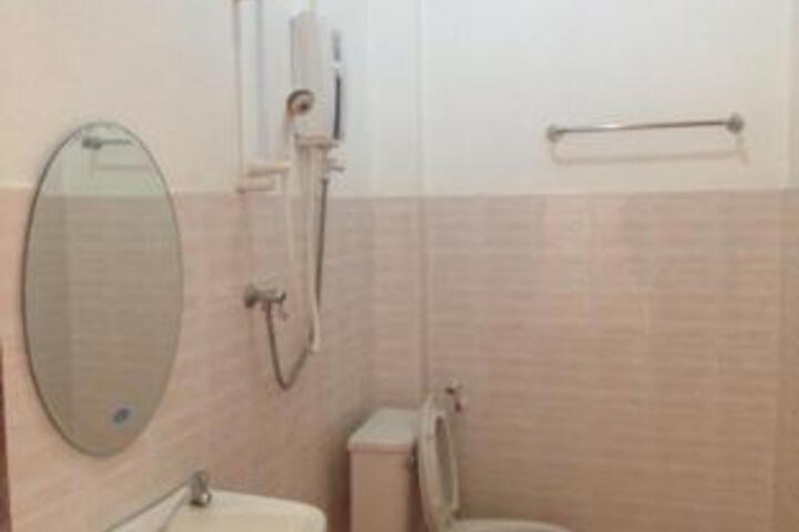 Room 2 of 5