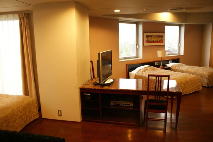 Room 12 of 43