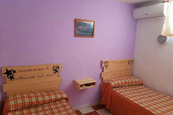 Room 4 of 16