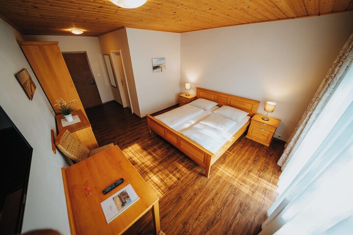 Room 5 of 59