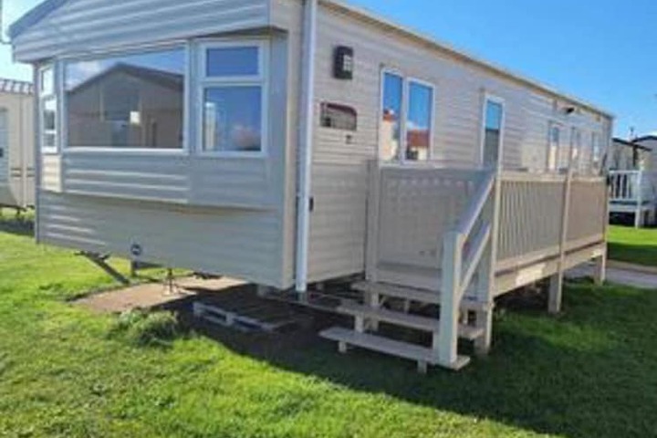 Budget 3-bed Caravan in Tunstall, Hull in Hull