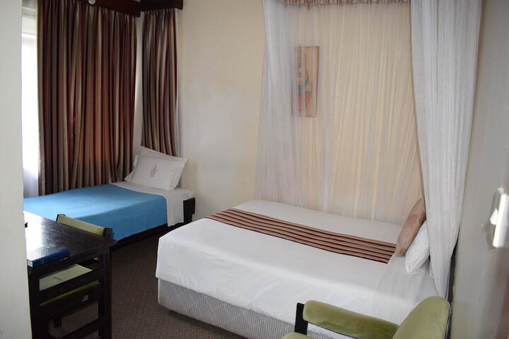 Room 9 of 30