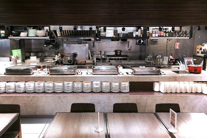 Dining 90 of 105