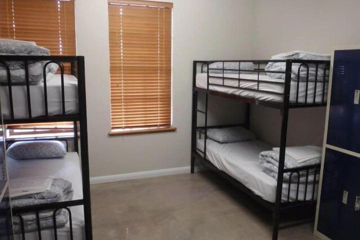 Room 4 of 11