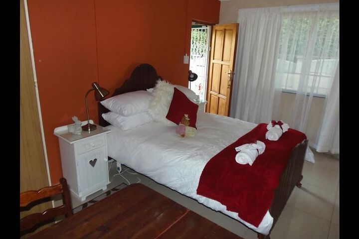 Room 2 of 10