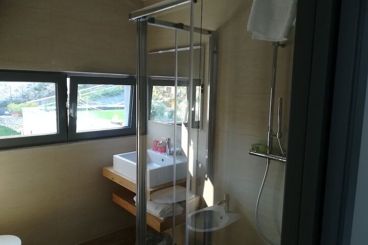 Room 48 of 81