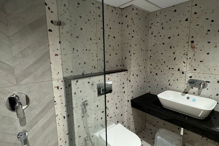 Room 21 of 28