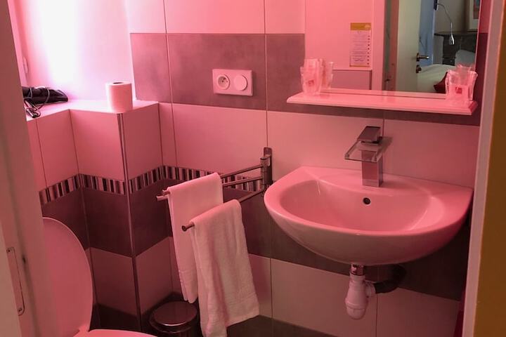 Room 12 of 21