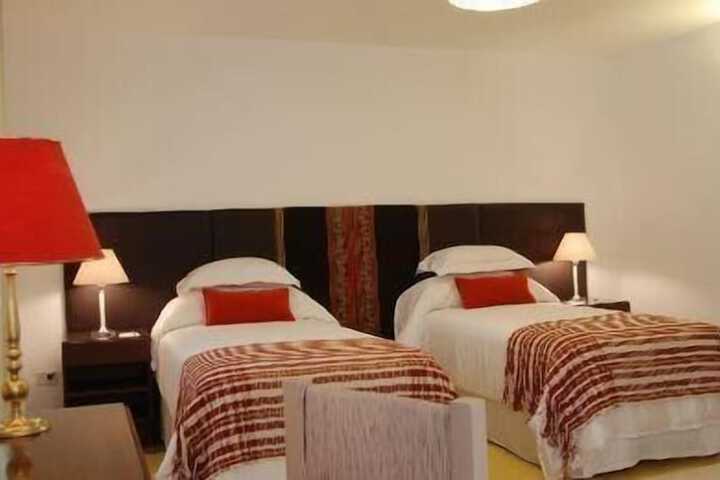 Room 19 of 38