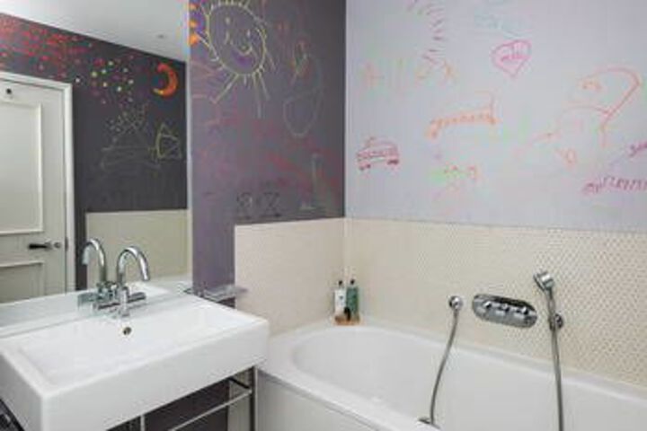 Room 6 of 32