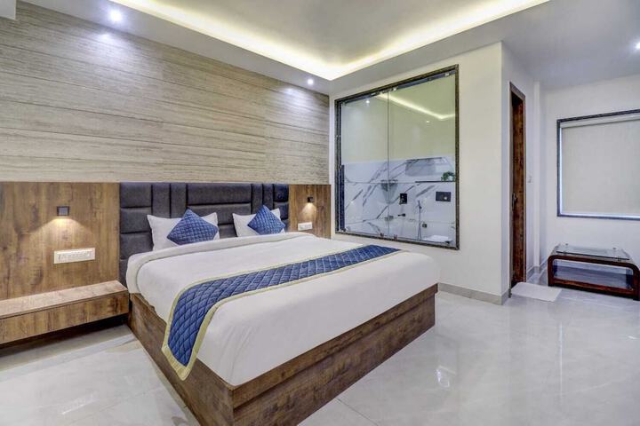 Room 16 of 52