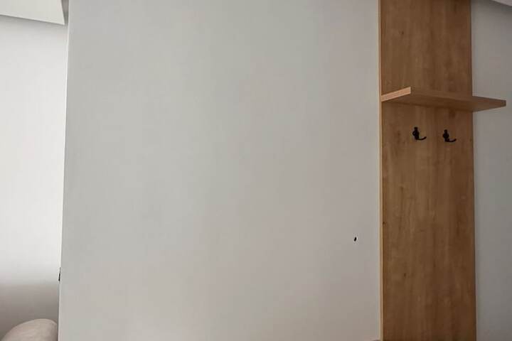 Room 76 of 108