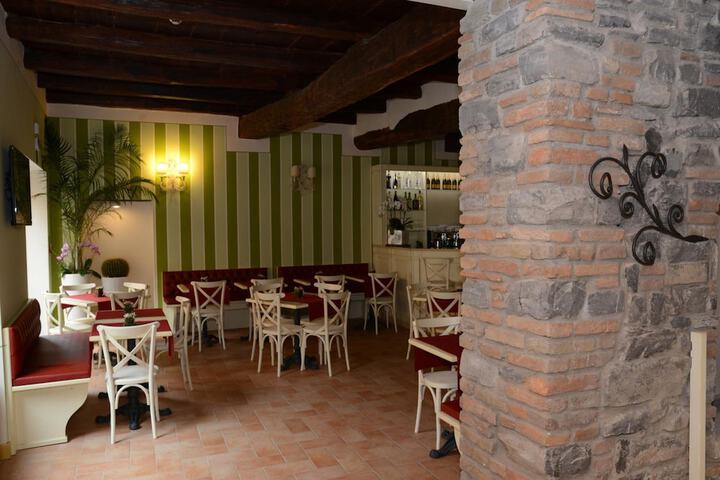 Dining Photos