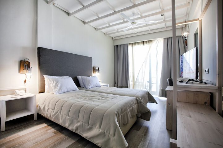Room 4 of 56