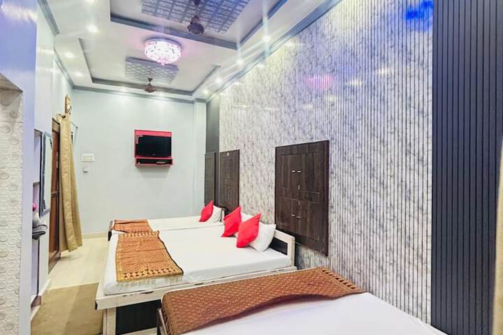 Room 27 of 65