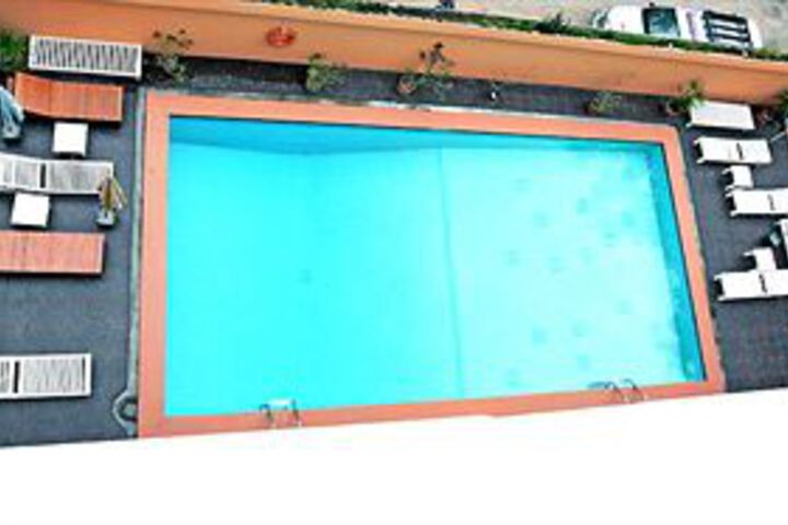 Hotel Pool