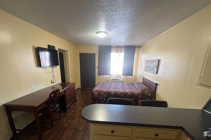 Standard Double Room (16 of 17)
