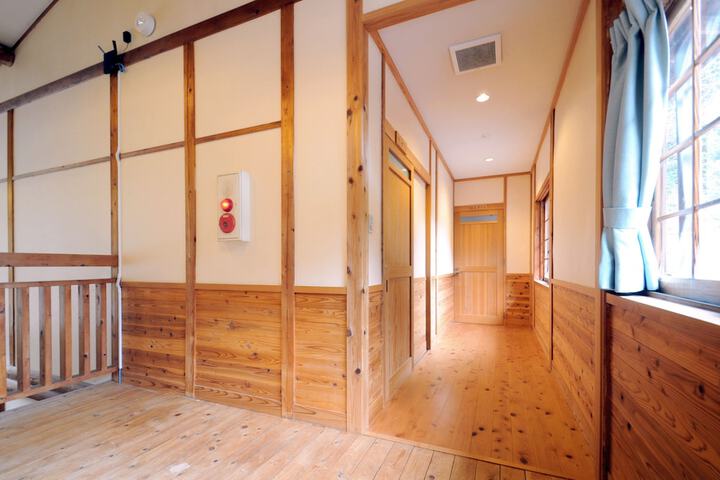 Ballroom/Hall 44 of 69