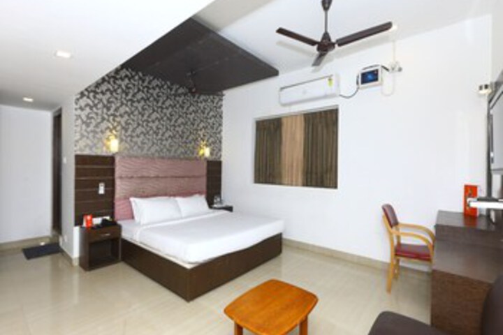 OYO Flagship 312 Near Ashram Road