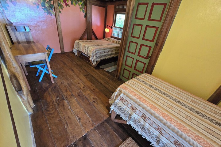 Room 34 of 104
